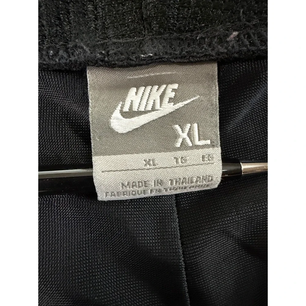 Vintage Y2K Nike Dazzle Basketball Shorts 10